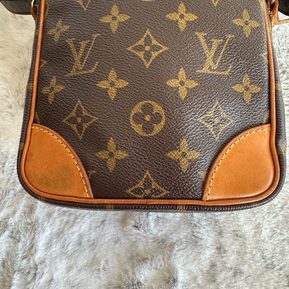 Louis Vuitton Amazone Crossbody Bag — Preloved Classic P0336 - Picture 11 of 17